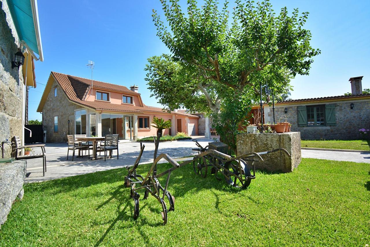 Galihost - Casa Con Precioso Jardin En Vilanova De Arousa Exterior foto