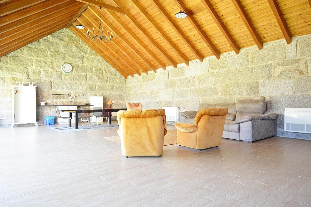 Galihost - Casa Con Precioso Jardin En Vilanova De Arousa Exterior foto